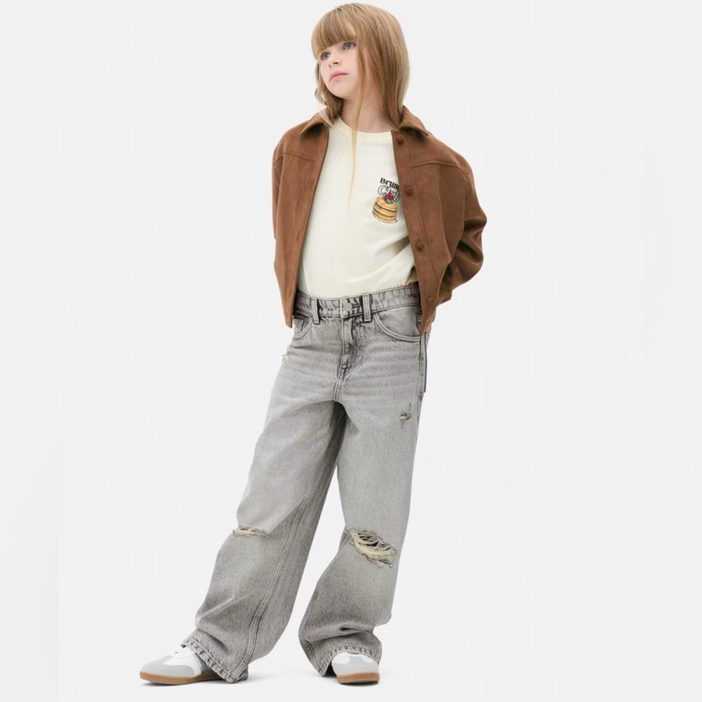 Wide Leg Jeans acid wash gray with torn knee design